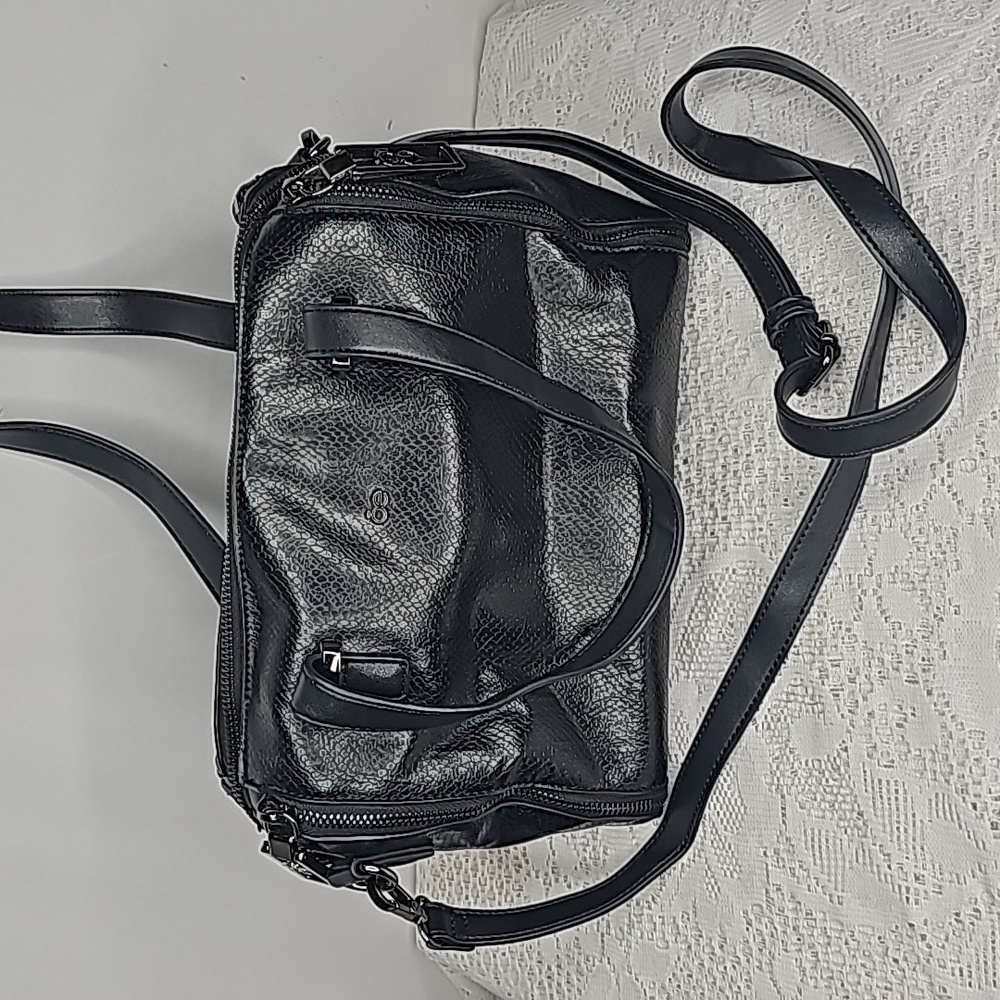 NWOT Oe Cloe leather black handbag shoulderbag strap